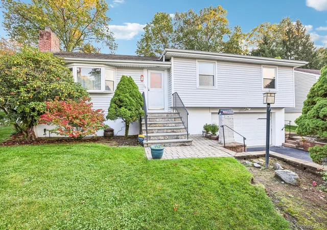 Photo 2 of Single family home for sale at 7 Albro Ln, White Plains, NY 10603 | MLS# 1060931 | Listing updated on 2026-10-22