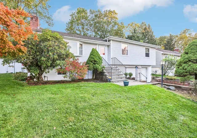Photo 3 of Single family home for sale at 7 Albro Ln, White Plains, NY 10603 | MLS# 1060931 | Listing updated on 2026-10-22
