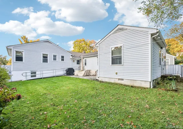 Photo 4 of Single family home for sale at 7 Albro Ln, White Plains, NY 10603 | MLS# 1060931 | Listing updated on 2026-10-22