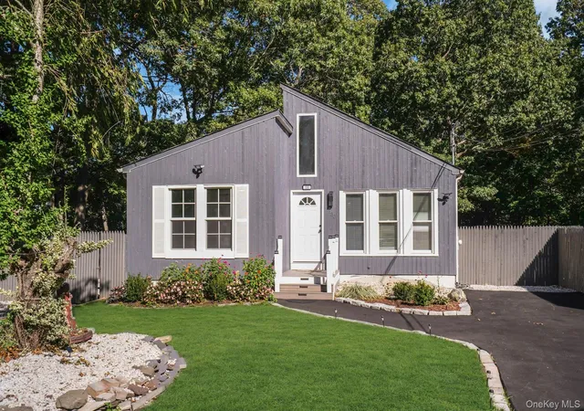 Photo 2 of Single family home for sale at 130 Auborn Ave, Shirley, NY 11967 | MLS# 1060944 | Listing updated on 2026-10-09