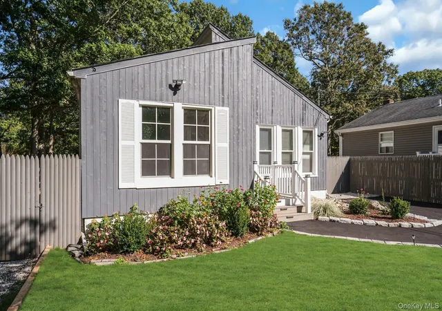 Photo 4 of Single family home for sale at 130 Auborn Ave, Shirley, NY 11967 | MLS# 1060944 | Listing updated on 2026-10-09