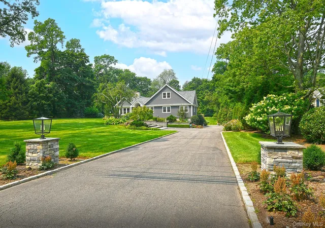 Photo 1 of Single family home for sale at 31 Huntington Bay Rd, Huntington, NY 11743 | MLS# 1060969 | Listing updated on 2026-10-11