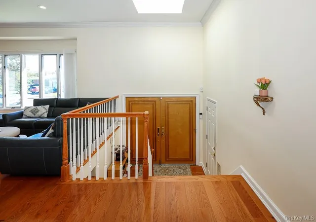 Photo 2 of Single family home for sale at 15 Yates Ln, Oyster Bay, NY 11753 | MLS# 1060989 | Listing updated on 2026-10-25