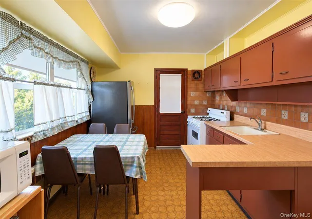 Photo 3 of Single family home for sale at 1298 Darby Rd E, Hempstead, NY 11793 | MLS# 1061007 | Listing updated on 2026-10-24