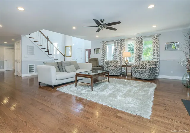 Photo 4 of Single family home for sale at 752 Kensington Ct, Westbury, NY 11590 | MLS# 1061021 | Listing updated on 2026-10-10