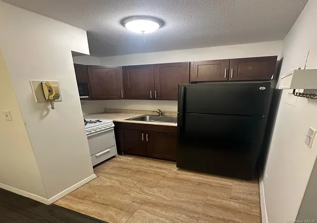 Listing Photo 5 - Condo for sale in building located at 150-38 Union Turnpike, New York, NY 11367 - Unit #8L