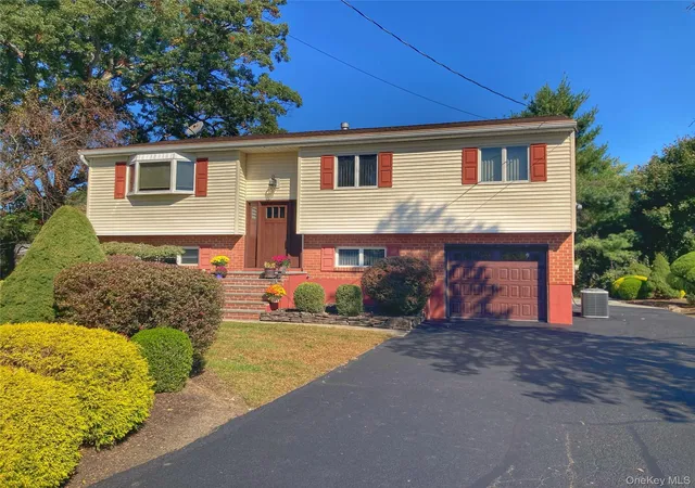 Photo 1 of Single family home for sale at 5 Gurnee Dr, Stony Point, NY 10980 | MLS# 1061066 | Listing updated on 2026-10-18