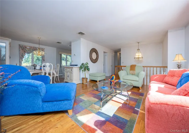 Photo 4 of Single family home for sale at 5 Gurnee Dr, Stony Point, NY 10980 | MLS# 1061066 | Listing updated on 2026-10-18