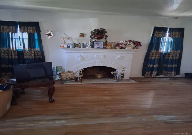 Photo 3 of Single family home for sale at 139-23 230 Street, Laurelton, NY 11413 | MLS# 1061074 | Listing updated on 2026-10-10