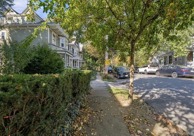 Photo 4 of Single family home for sale at 27 N Dutcher St, Greenburgh, NY 10533 | MLS# 1061102 | Listing updated on 2026-10-10