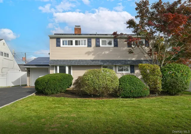 Photo 1 of Single family home for sale at 139 Horn Ln, Hempstead, NY 11756 | MLS# 1061110 | Listing updated on 2026-10-25