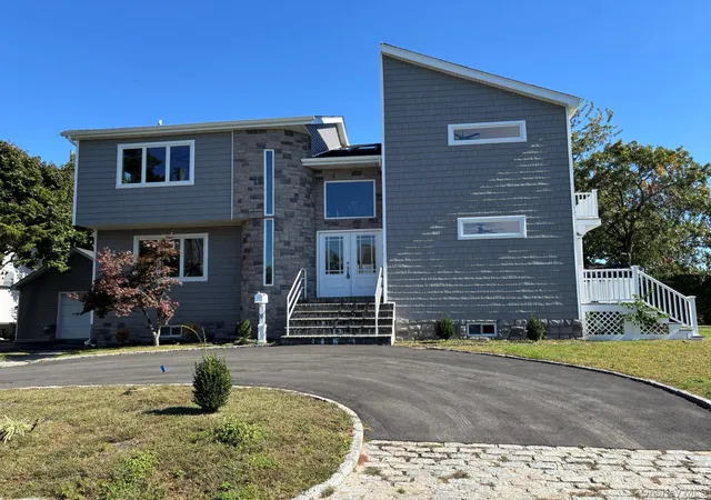 Photo 1 of Single family home for sale at 35 Adams Ave, Bayville, NY 11709 | MLS# 1061133 | Listing updated on 2026-10-10
