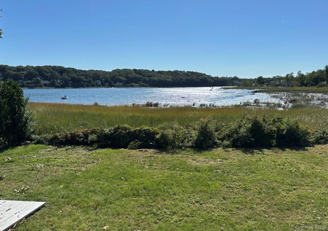 Photo 3 of Single family home for sale at 35 Adams Ave, Bayville, NY 11709 | MLS# 1061133 | Listing updated on 2026-10-11