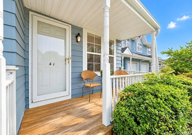 Photo 3 of Condo for sale at 41 Maple Wing Dr, Central Islip, NY 11722 | MLS# 1061161 | Listing updated on 2026-10-10