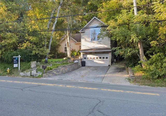 Photo 2 of Single family home for sale at 379 E Main St, Centerport, NY 11721 | MLS# 1061170 | Listing updated on 2026-10-26