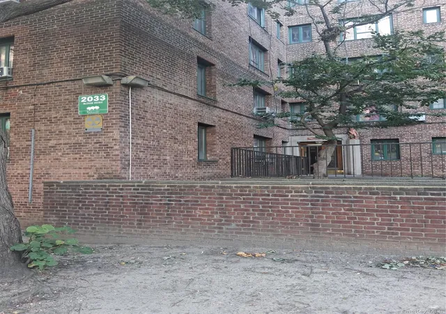 Photo 1 of Condo for sale at 2033 Mcgraw Ave #6E, Bronx, NY 10462 | MLS# 1061174 | Listing updated on 2026-10-10