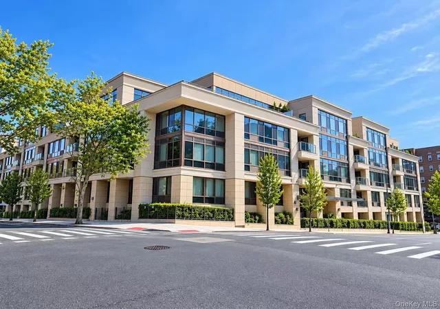 Listing Photo 1 - Condo for sale in building located at 6405 Yellowstone Blvd, New York, NY 11375 - Unit #PH502