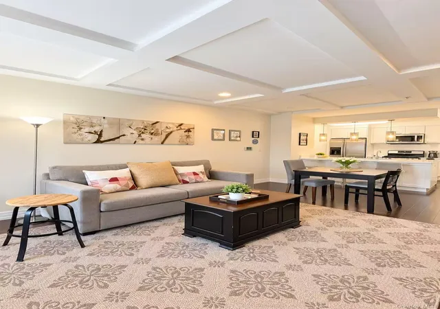 Listing Photo 3 - Condo for sale in building located at 6405 Yellowstone Blvd, New York, NY 11375 - Unit #PH502