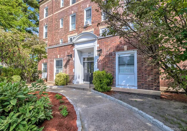 Photo 4 of House for sale at 208 Centre Ave #3K, New Rochelle, NY 10805 | MLS# 1061198 | Listing updated on 2026-10-16