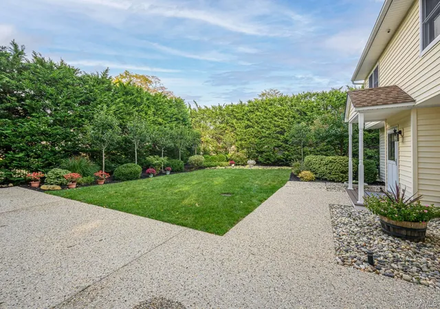Photo 2 of Single family home for sale at 16b Squiretown Rd, Southampton, NY 11946 | MLS# 1061201 | Listing updated on 2026-10-12