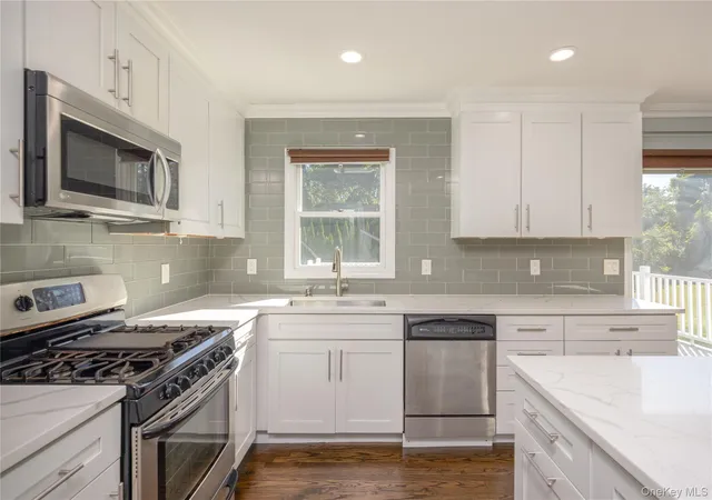 Photo 4 of Single family home for sale at 332 Fulle Dr, Clarkstown, NY 10989 | MLS# 1061215 | Listing updated on 2026-10-18