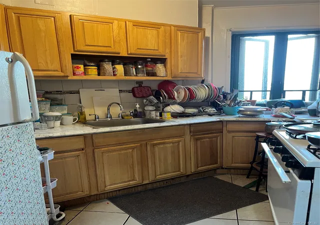 Photo 3 of Condo for sale at 1575 Odell St #3A, New York, NY 10462 | MLS# 1061247 | Listing updated on 2026-10-11