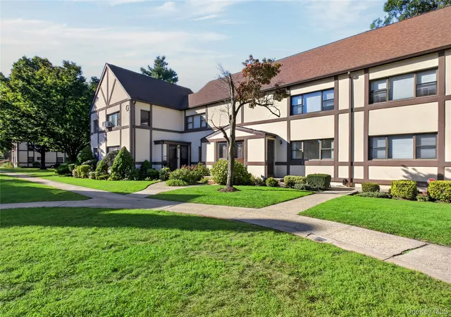 Photo 2 of Condo for sale at 115 15th Street #C1, Hempstead, NY 11530 | MLS# 1061253 | Listing updated on 2026-10-21