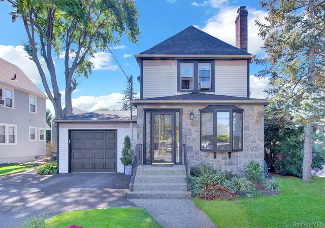 Photo 1 of Single family home for sale at 258 Rider Ave, Hempstead, NY 11565 | MLS# 1061259 | Listing updated on 2026-10-11