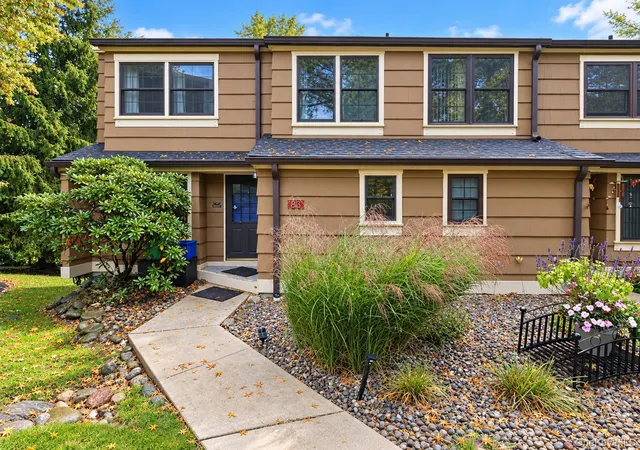 Photo 1 of Condo for sale at 83 Treetop Cir, Clarkstown, NY 10954 | MLS# 1061289 | Listing updated on 2026-10-12