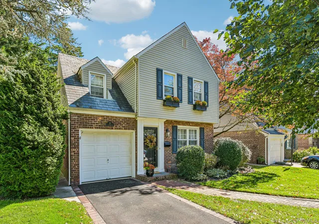 Photo 1 of Single family home for sale at 20 Revere Dr E, Hempstead, NY 11001 | MLS# 1061292 | Listing updated on 2026-10-20