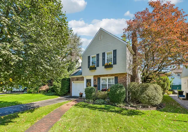 Photo 2 of Single family home for sale at 20 Revere Dr E, Hempstead, NY 11001 | MLS# 1061292 | Listing updated on 2026-10-20