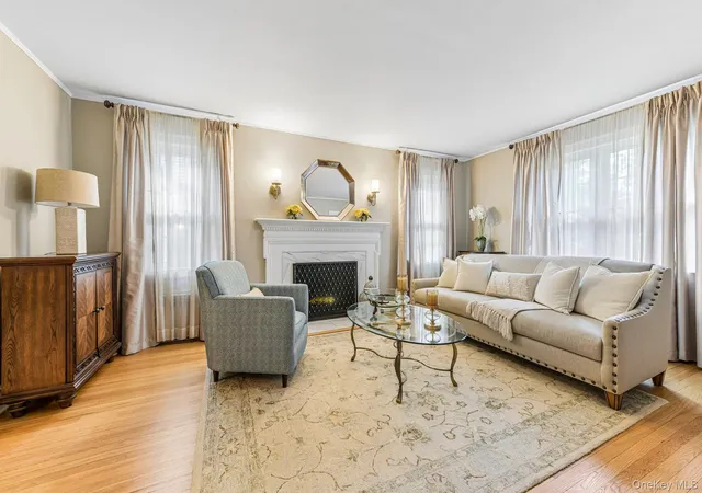 Photo 4 of Single family home for sale at 20 Revere Dr E, Hempstead, NY 11001 | MLS# 1061292 | Listing updated on 2026-10-20
