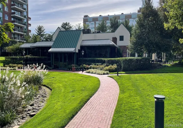 Photo 4 of Condo for sale at 111 Cherry Valley Ave #702W, Garden City, NY 11530 | MLS# 1061308 | Listing updated on 2026-10-11
