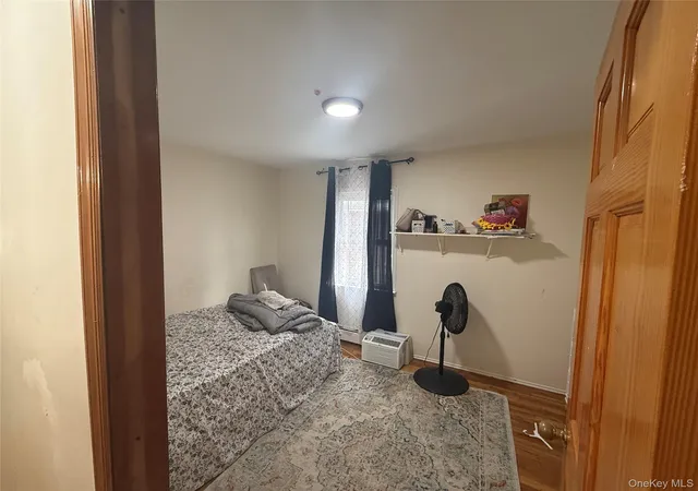 Photo 4 of House for sale at 249-02 Weller Ave, Rosedale, NY 11422 | MLS# 1061312 | Listing updated on 2026-10-22