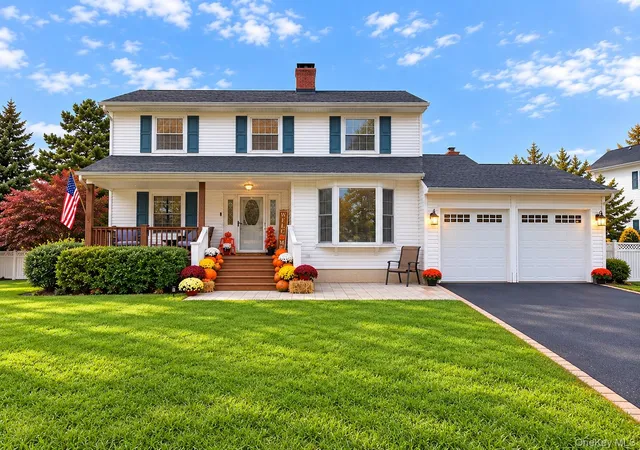 Photo 1 of Single family home for sale at 179 Nimbus Rd, Holbrook, NY 11741 | MLS# 1061356 | Listing updated on 2026-10-11
