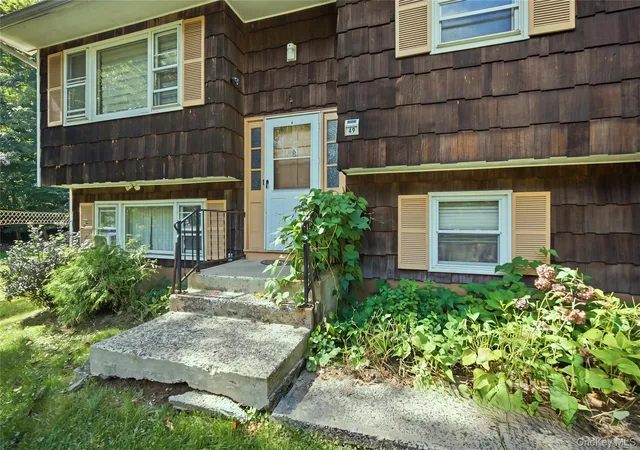 Photo 1 of Single family home for sale at 49 W Burda Pl, Clarkstown, NY 10956 | MLS# 1061368 | Listing updated on 2026-10-26