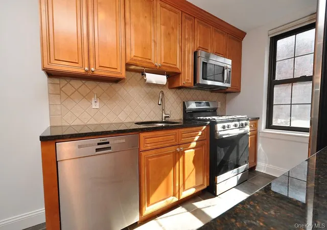 Photo 2 of Condo for sale at 105 Garth Rd #5H, Eastchester, NY 10583 | MLS# 1061380 | Listing updated on 2026-10-15