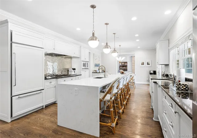 Photo 4 of Single family home for sale at 19 Old Meadow Bnd, Westhampton Beach, NY 11978 | MLS# 1061396 | Listing updated on 2026-10-18