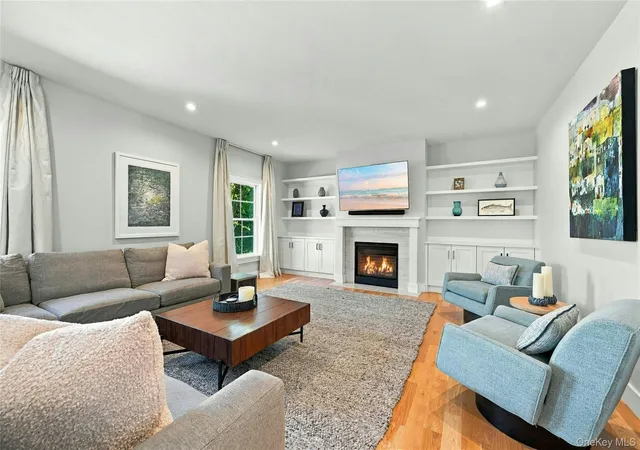 Photo 3 of Single family home for sale at 1165 Shipyard Ln, East Marion, NY 11939 | MLS# 1061404 | Listing updated on 2026-10-19