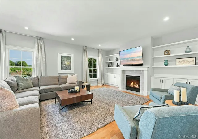 Photo 4 of Single family home for sale at 1165 Shipyard Ln, East Marion, NY 11939 | MLS# 1061404 | Listing updated on 2026-10-19