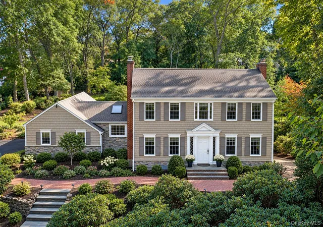 Photo 1 of Single family home for sale at 6 Ml River Rd, Setauket, NY 11733 | MLS# 1061414 | Listing updated on 2026-10-12