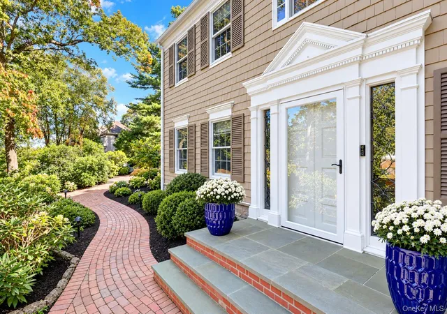Photo 3 of Single family home for sale at 6 Ml River Rd, Setauket, NY 11733 | MLS# 1061414 | Listing updated on 2026-10-12