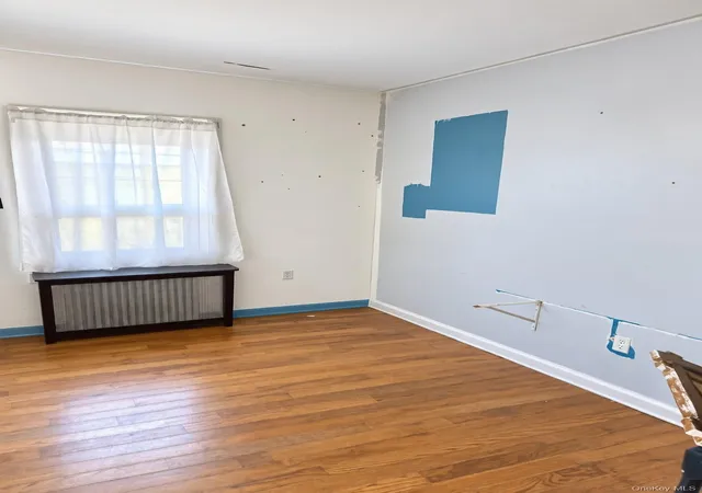 Photo 3 of House for sale at 365 Beach 47th St, New York, NY 11691 | MLS# 1061429 | Listing updated on 2026-10-13