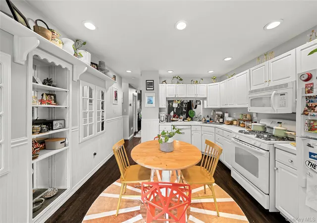 Photo 4 of Single family home for sale at 5 Spruce Ln, Islip, NY 11722 | MLS# 1061450 | Listing updated on 2026-10-13