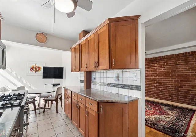 Photo 3 of Condo for sale at 235 Garth Rd #D6A, Eastchester, NY 10583 | MLS# 1061480 | Listing updated on 2026-10-21