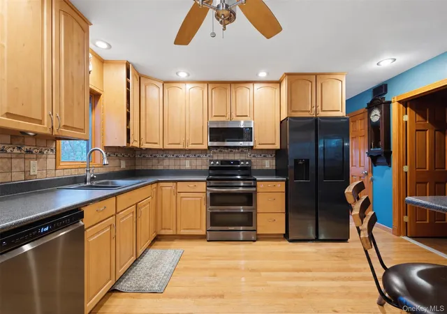 Photo 3 of Single family home for sale at 55 Tanglewylde Rd, Putnam Valley, NY 10537 | MLS# 1061534 | Listing updated on 2026-10-26