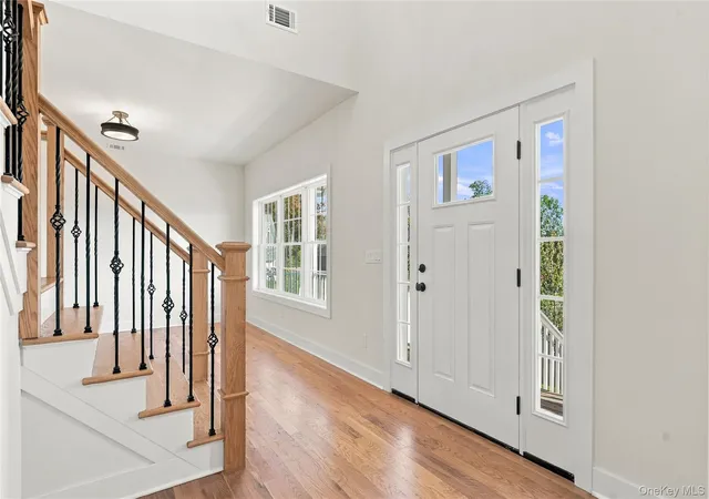 Photo 4 of Single family home for sale at 79 Frank St, New Windsor, NY 12553 | MLS# 1061551 | Listing updated on 2026-10-24