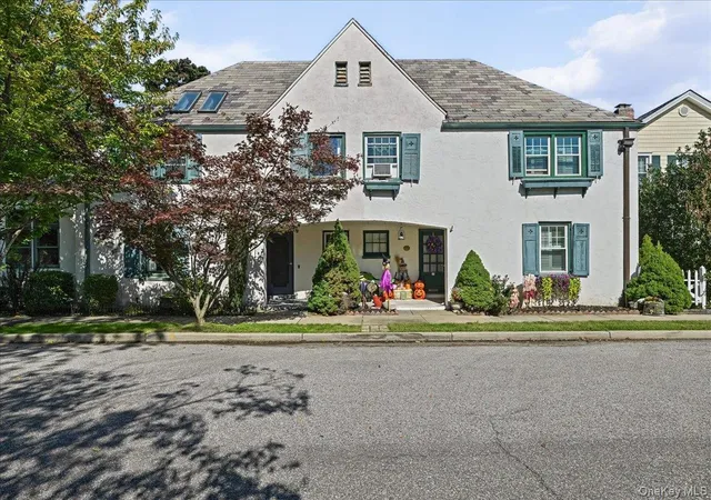 Photo 1 of Single family home for sale at 5 1st Place, Hempstead, NY 11530 | MLS# 1061583 | Listing updated on 2026-10-17