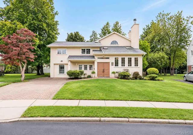 Single family home for sale at 5 Phipps Ln, Oyster Bay, NY 11803 | MLS# 1061599