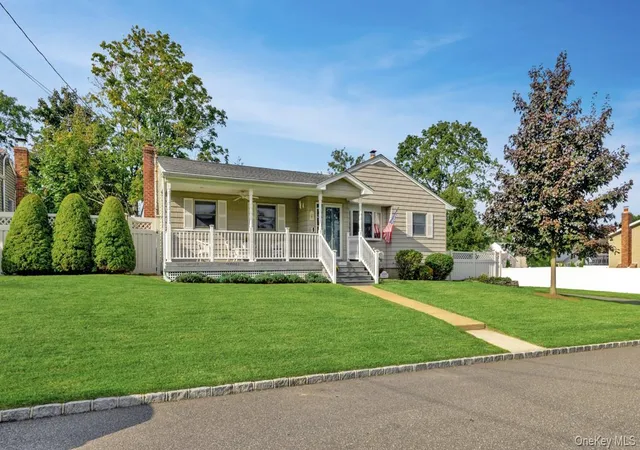 Photo 1 of Single family home for sale at 1040 4th Street, West Babylon, NY 11704 | MLS# 1061650 | Listing updated on 2026-10-29